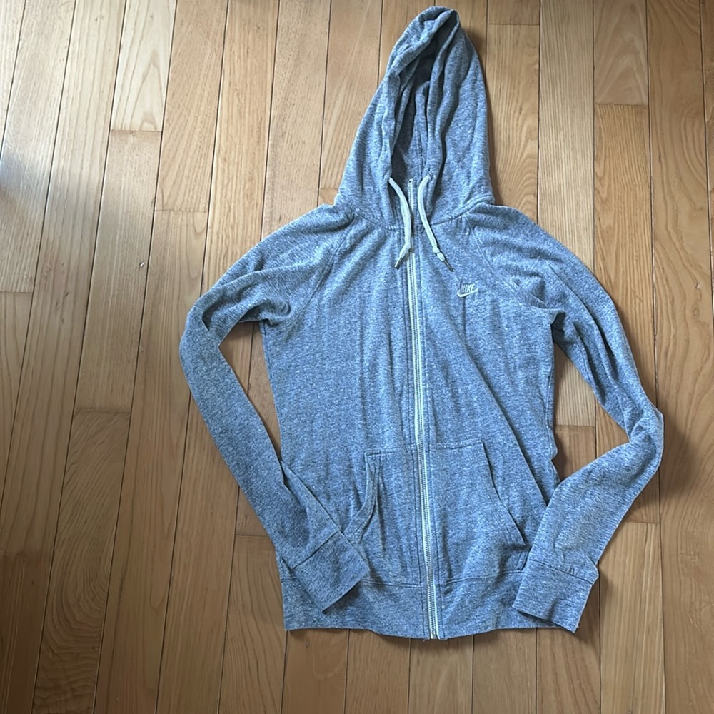 Women's Nike zipped hoodie
